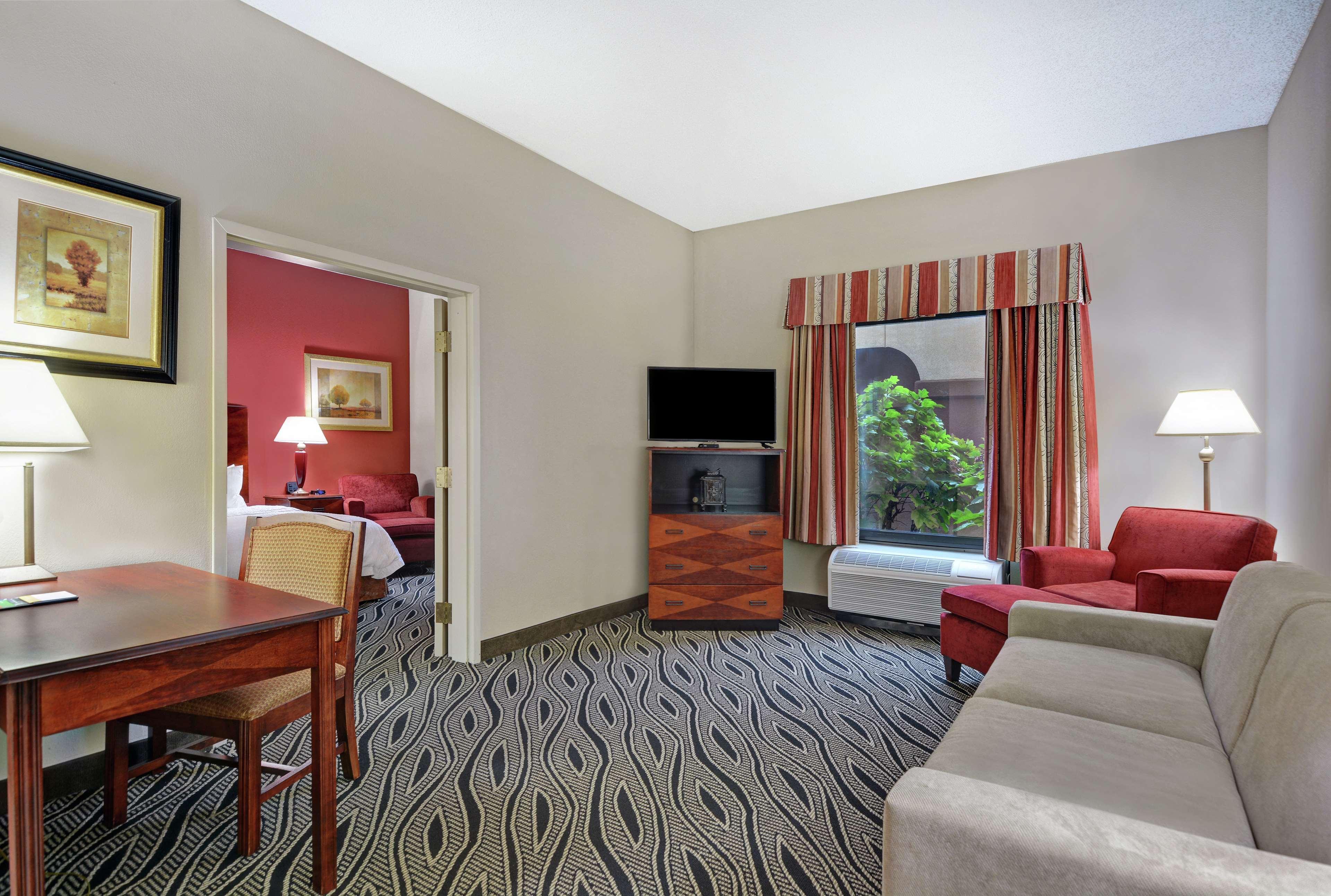Hampton Inn Fayetteville Eksteriør billede