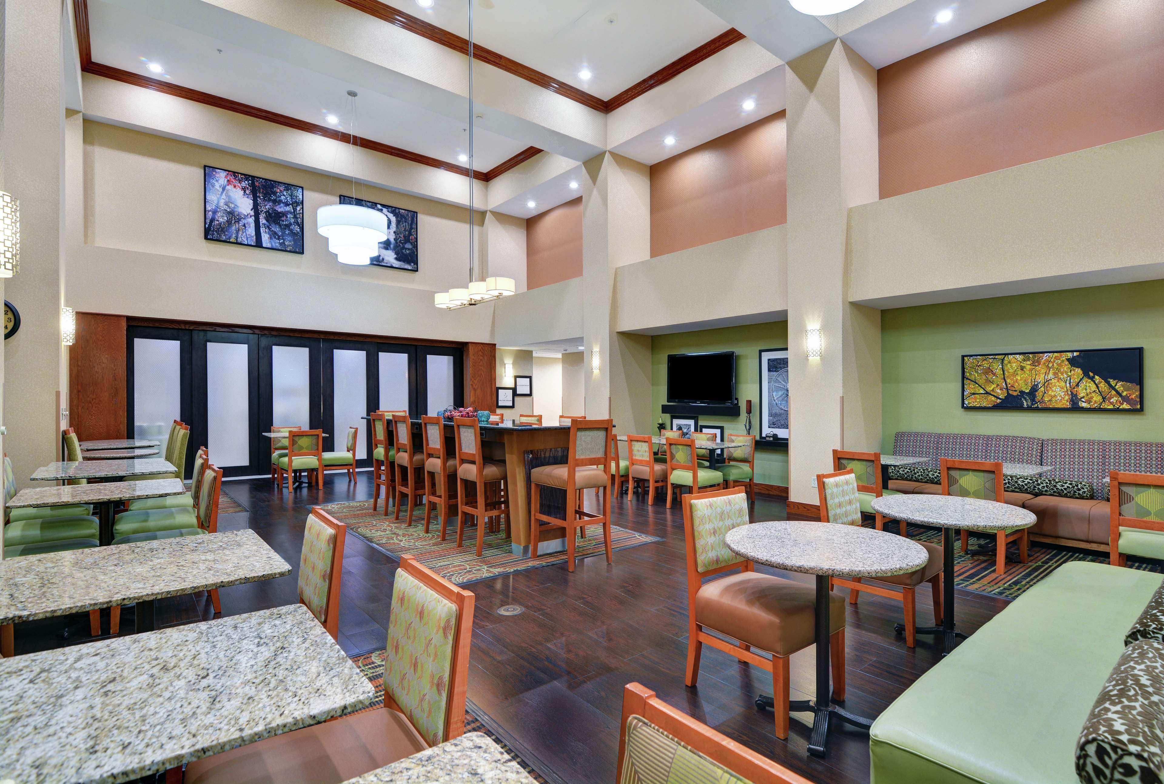 Hampton Inn Fayetteville Eksteriør billede
