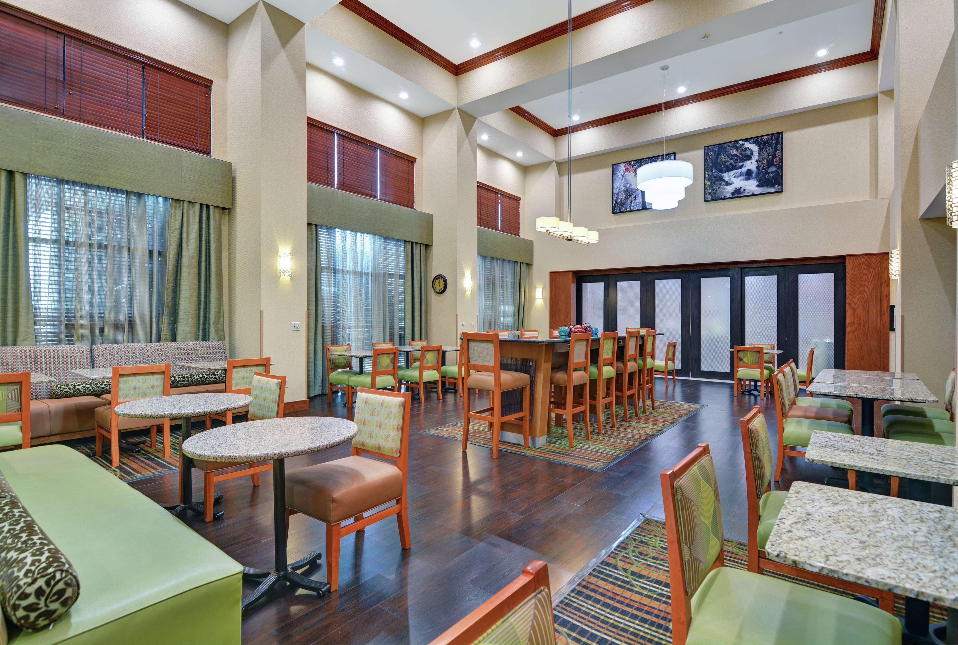 Hampton Inn Fayetteville Eksteriør billede