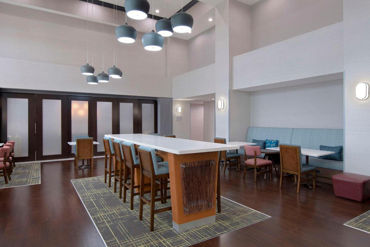 Hampton Inn Fayetteville Eksteriør billede